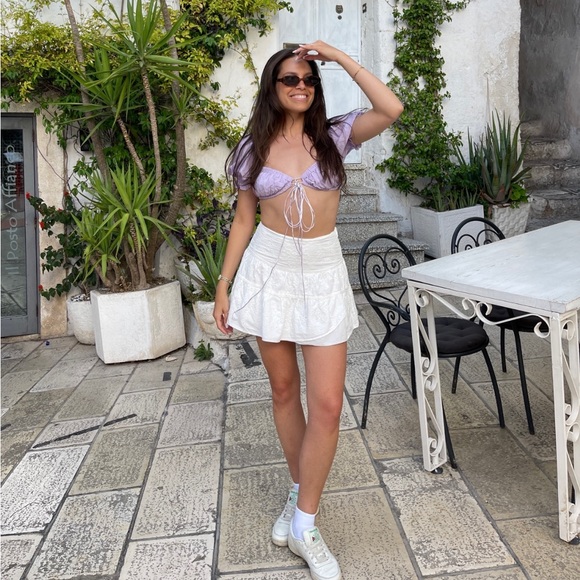 VERGE GIRL Italian Language Cropped Blouse - Picture 4 of 5